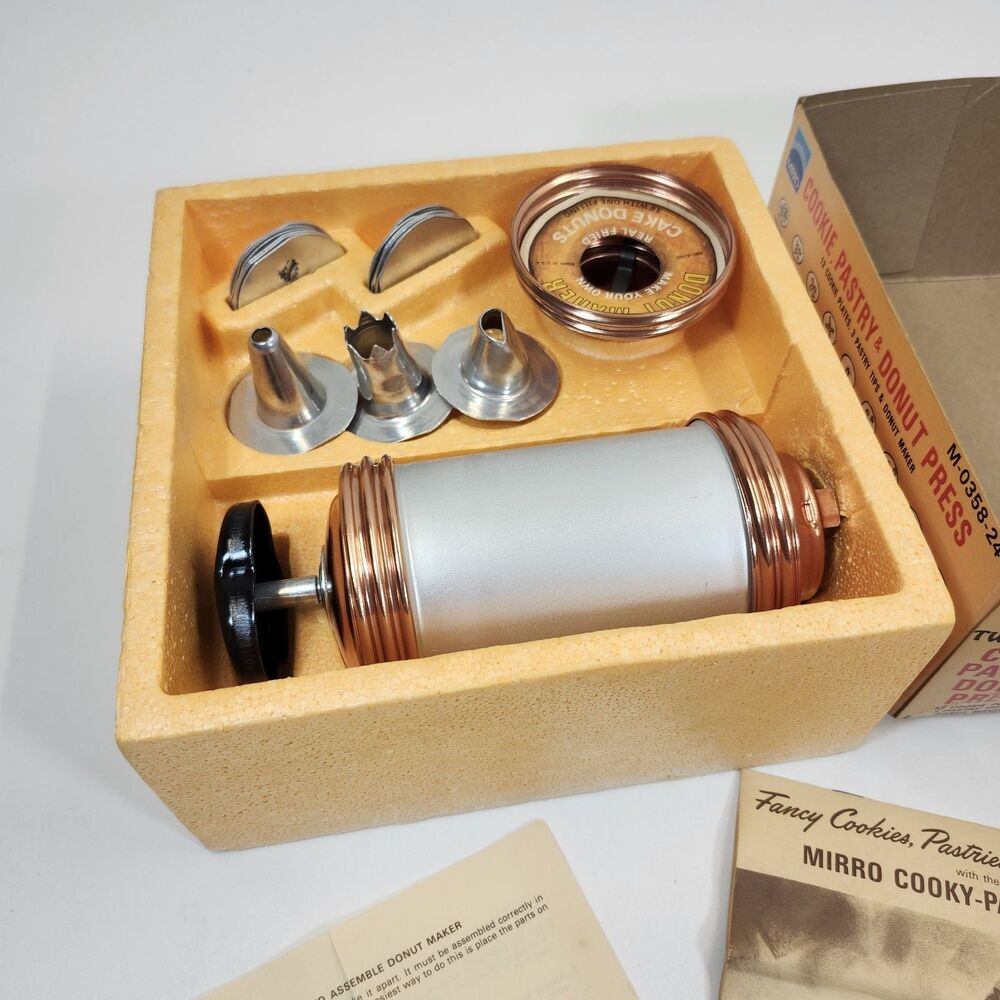 Mirro M-0358-24 Cookie Pastry & Donut Press Set 2 Plates 3 Tips Recipes Vintage